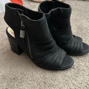 CIRCUS by Sam Edelman zip up black open toe heels